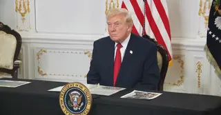 অভিবাসন প্রক্রিয়া বন্ধের ঘোষণা: আওতাধীন দেশগুলোর নাম স্পষ্ট করেননি ট্রাম্প